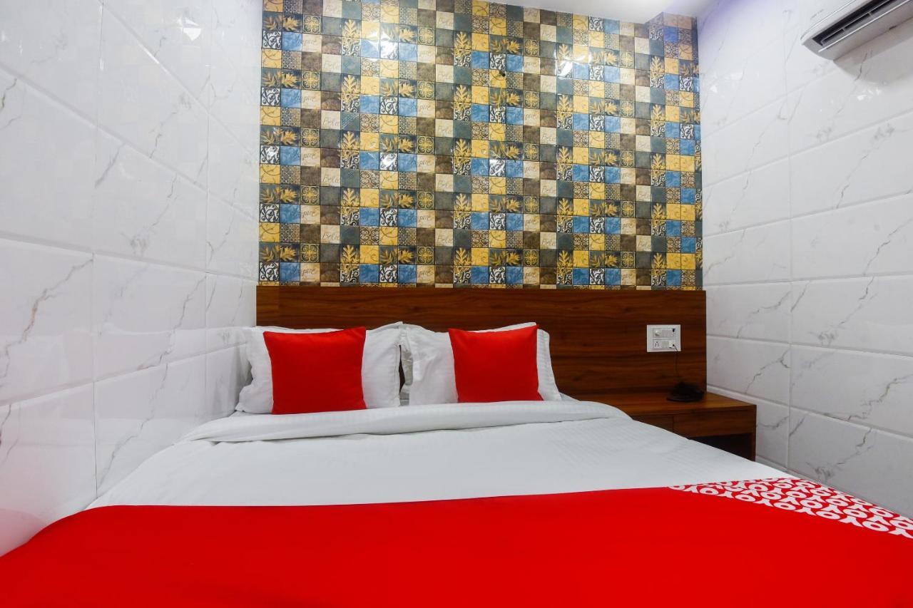 Oyo 63295 T Junction Residency Hotel Bombay Eksteriør billede