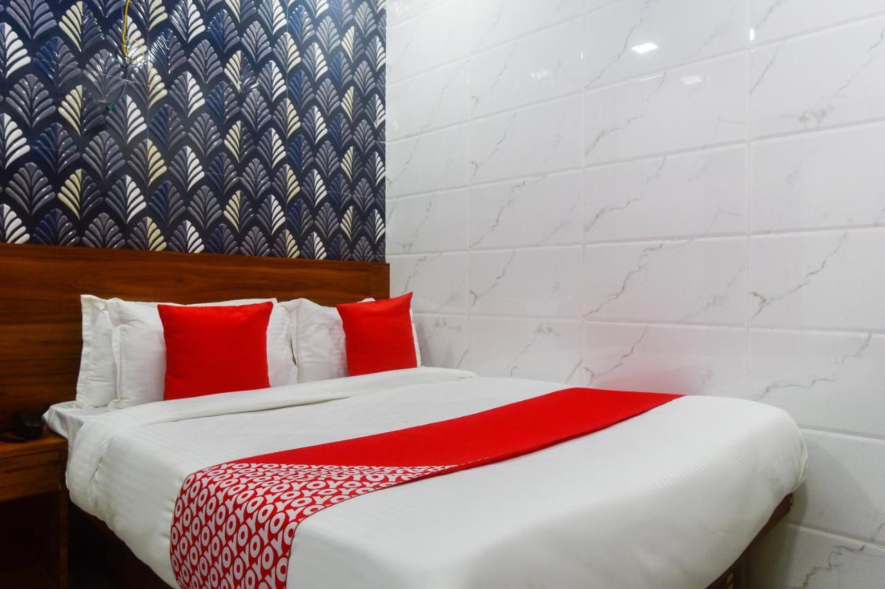 Oyo 63295 T Junction Residency Hotel Bombay Eksteriør billede