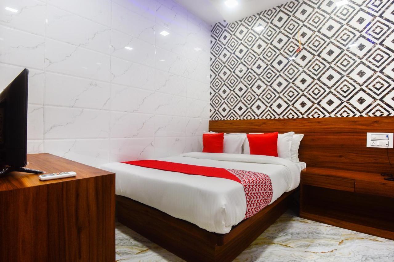 Oyo 63295 T Junction Residency Hotel Bombay Eksteriør billede