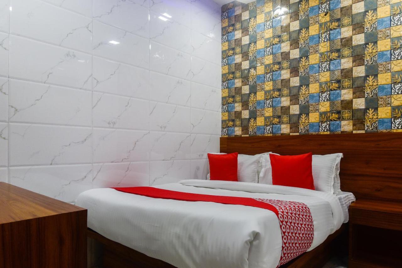 Oyo 63295 T Junction Residency Hotel Bombay Eksteriør billede