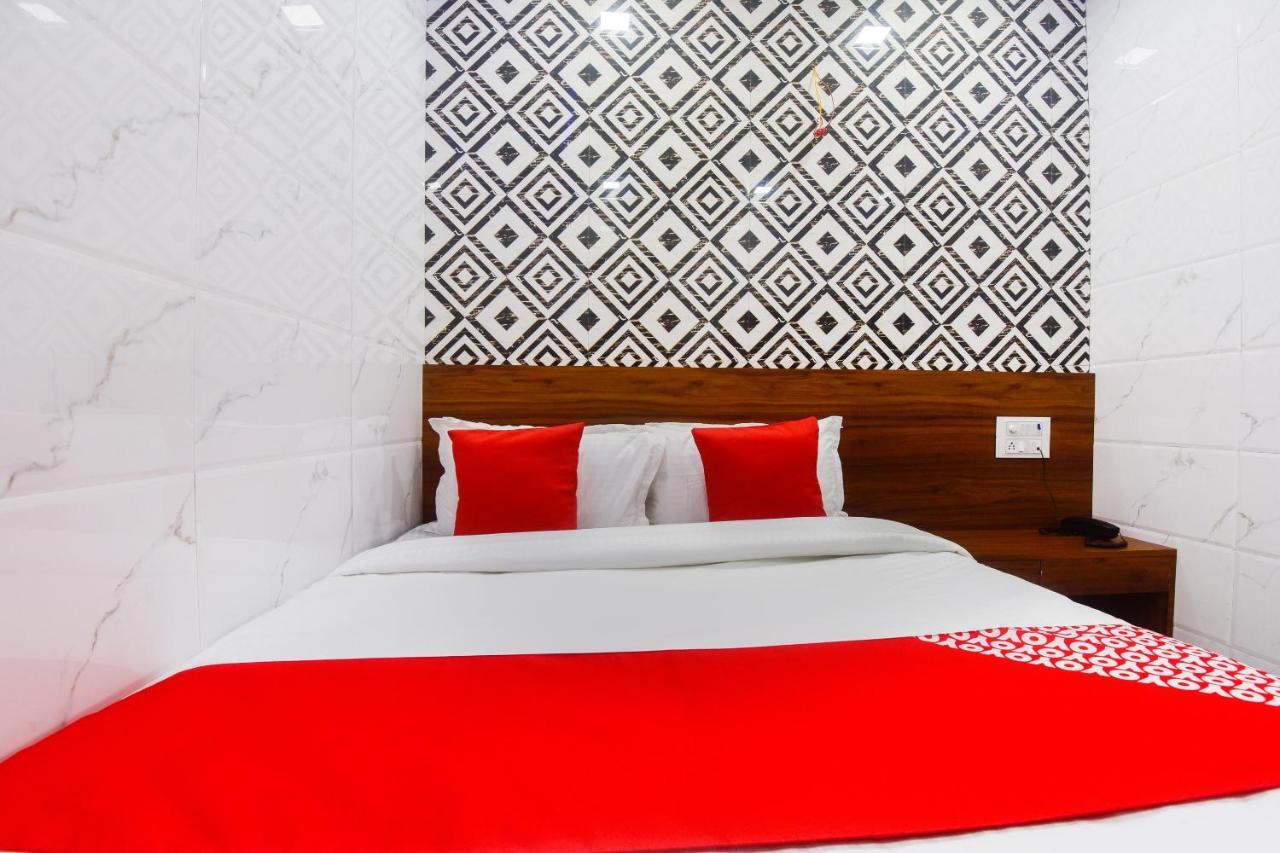 Oyo 63295 T Junction Residency Hotel Bombay Eksteriør billede