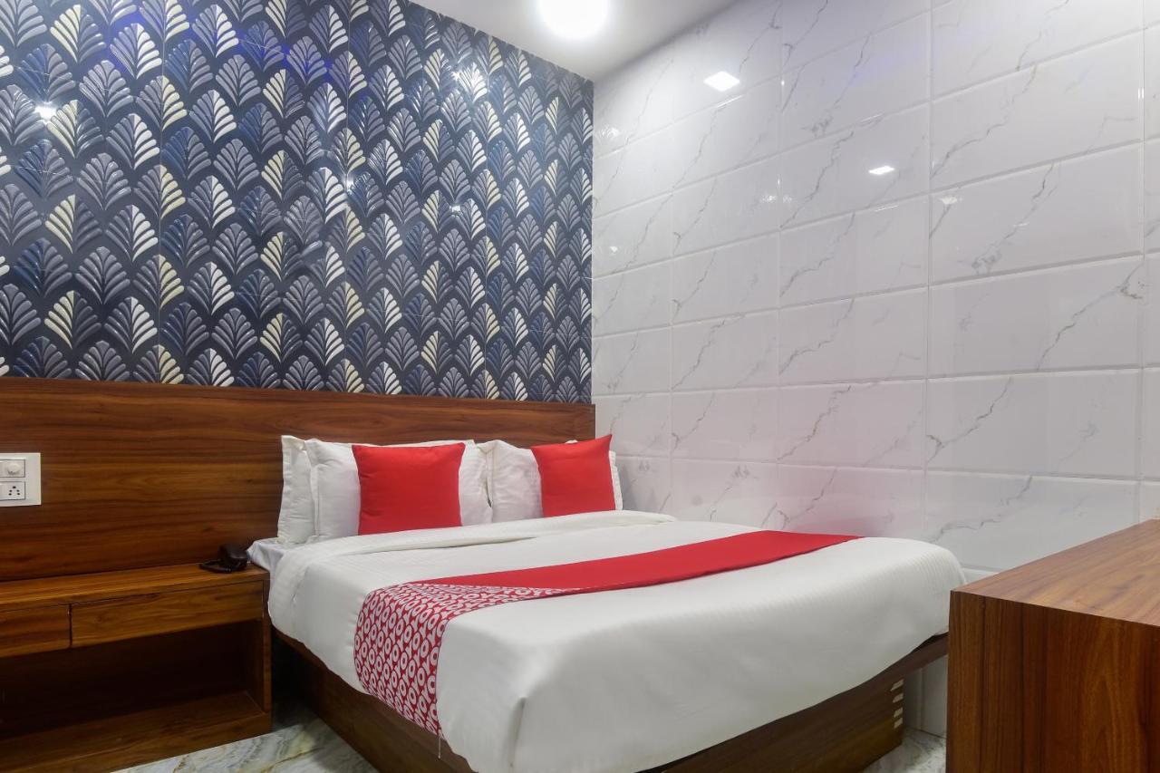 Oyo 63295 T Junction Residency Hotel Bombay Eksteriør billede